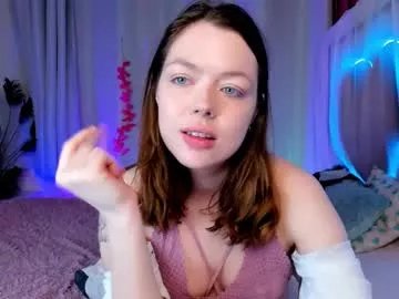 Private lunarlily7 on Chaturbate