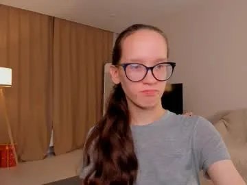 Freechat lynettebails on Chaturbate