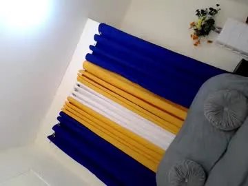 Freechat mia_kiss_lashes on Chaturbate