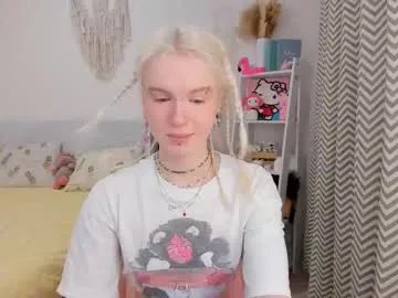 mia_waterlily — Outstanding finger pussy in doggy [444 tokens left] #new #18 #anal #squirt #teen