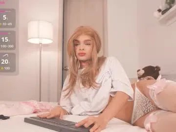 Freechat moon_angels on Chaturbate