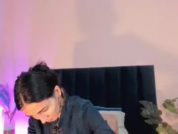 ninacavallli on Chaturbate 