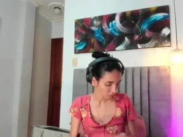 ninacavallli on Chaturbate 