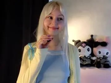 Freechat peek_in_my_window on Chaturbate