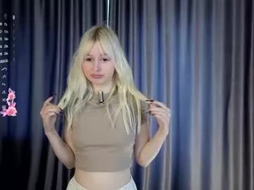 Freechat peek_in_my_window on Chaturbate