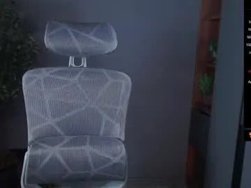 Freechat queen_kitty1818 on Chaturbate