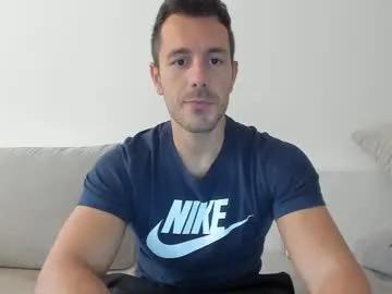 Freechat roberto4ever on Chaturbate
