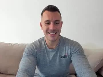 Freechat roberto4ever on Chaturbate