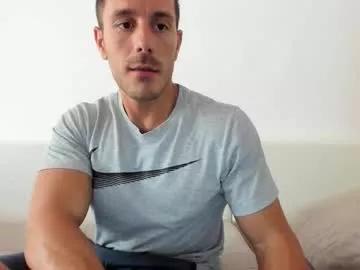 Freechat roberto4ever on Chaturbate