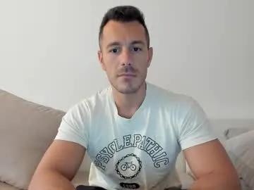 Freechat roberto4ever on Chaturbate