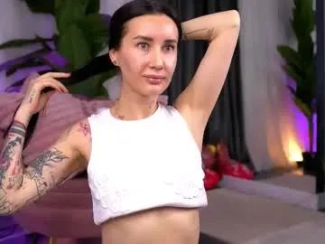 Freechat serenavelour on Chaturbate