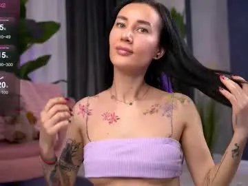 Freechat serenavelour on Chaturbate