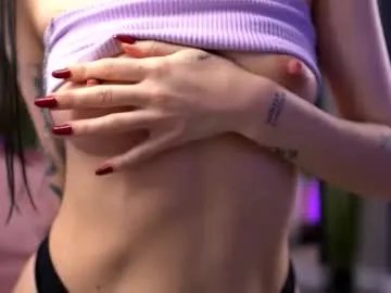 Freechat serenavelour on Chaturbate