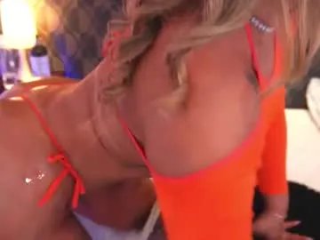 Freechat sharomross on Chaturbate