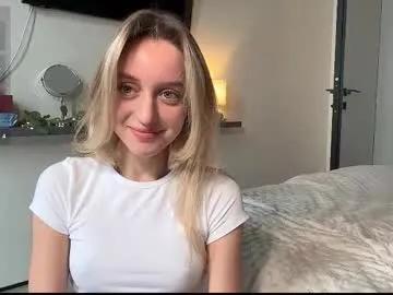 Freechat sophiebelll on Chaturbate