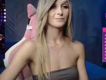 Freechat strongalice on Chaturbate