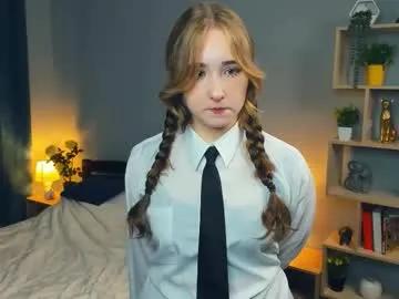 tiaraganze — GOAL: start new day  [5 tokens remaining] hello CB, I am new here  #18 #new #teen #shy #young