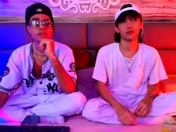 Freechat twinslovers_ on Chaturbate