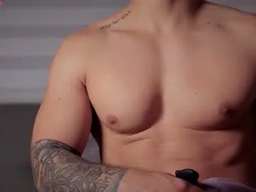 Freechat valenthinoking on Chaturbate