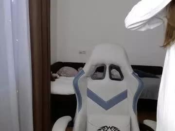 valents_cherry on Chaturbate