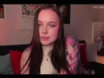 Freechat varvaraola on Chaturbate