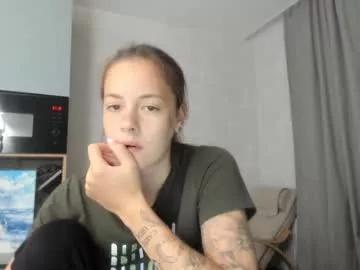 Freechat why_again_me on Chaturbate