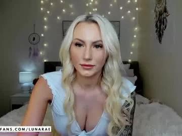 Freechat xolunarae on Chaturbate