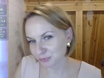 Freechat yummylilya on Chaturbate