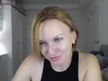 Freechat yummylilya on Chaturbate