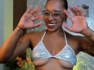 Freechat kelly_thomson on Flirt4Free
