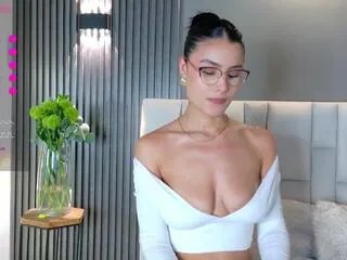 Offline lucia_collins on Flirt4Free