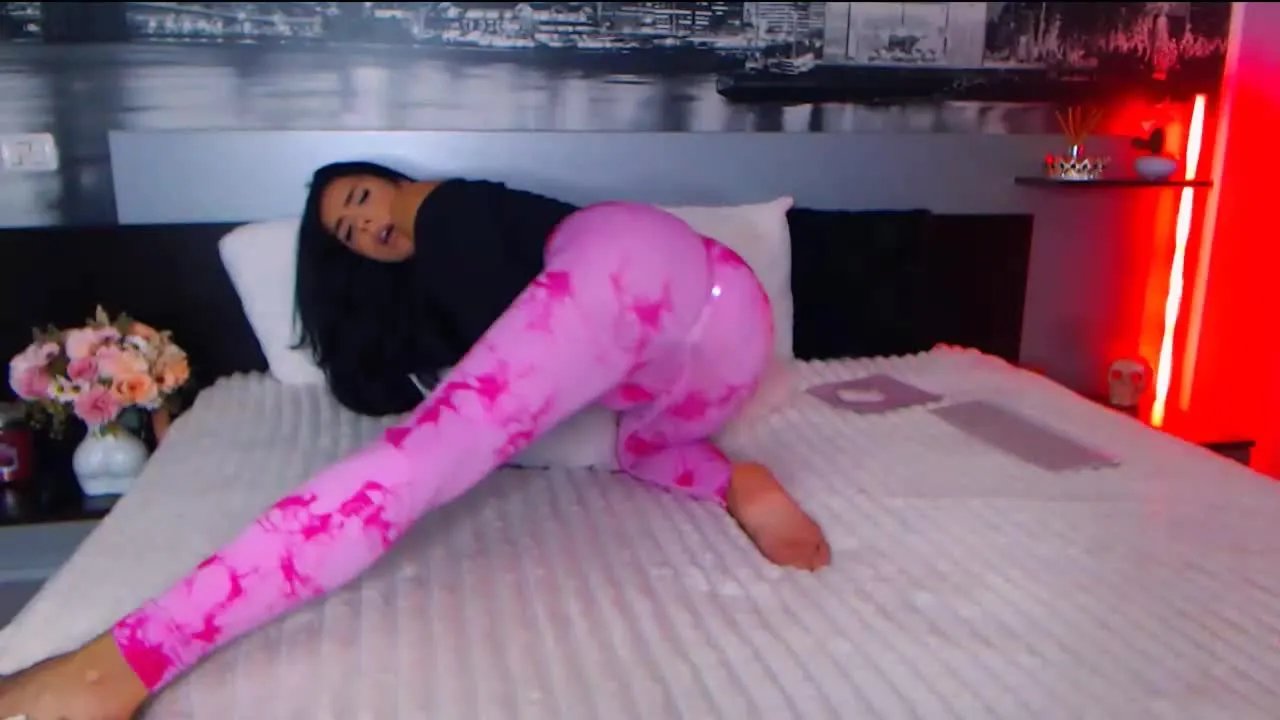 Offline AmaliaR on Streamray