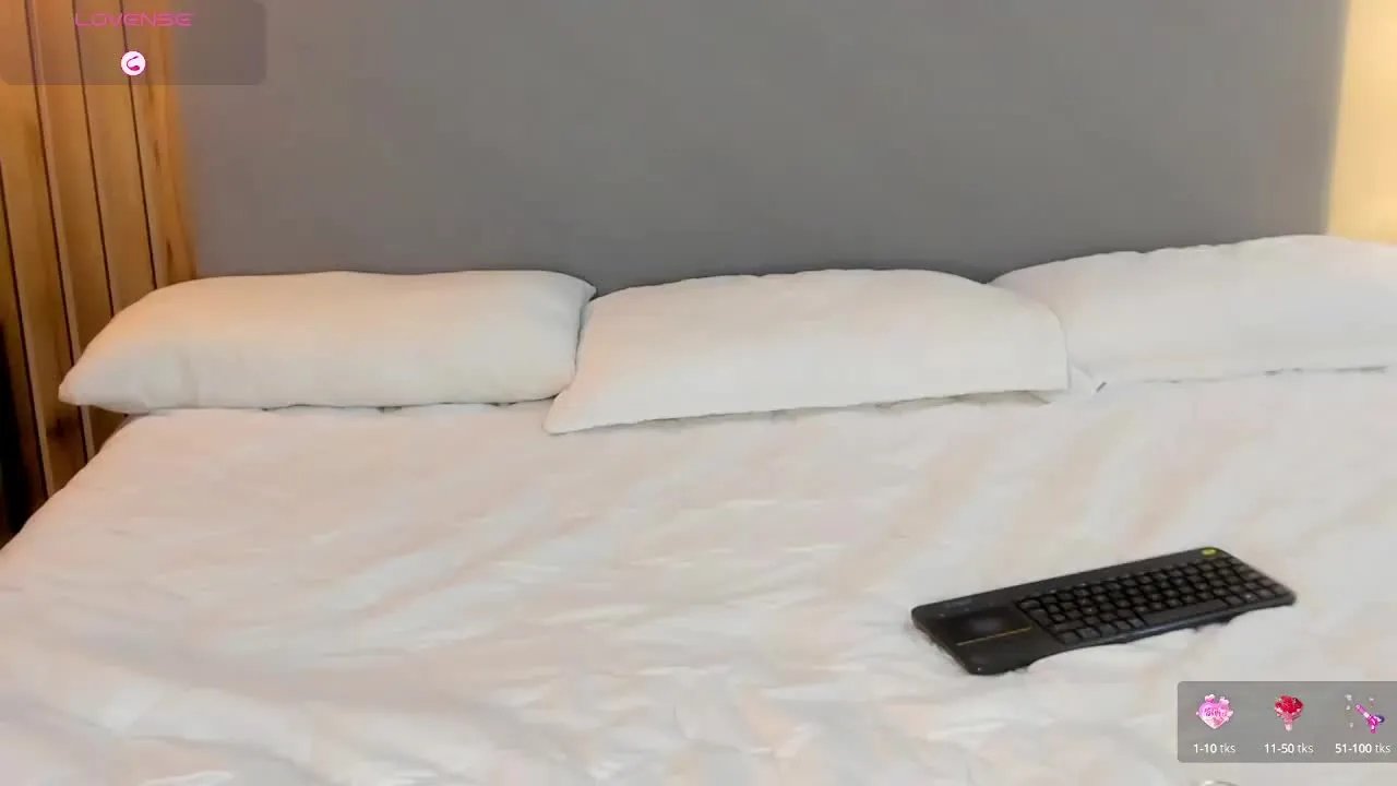 Offline Katiewonder on Streamray