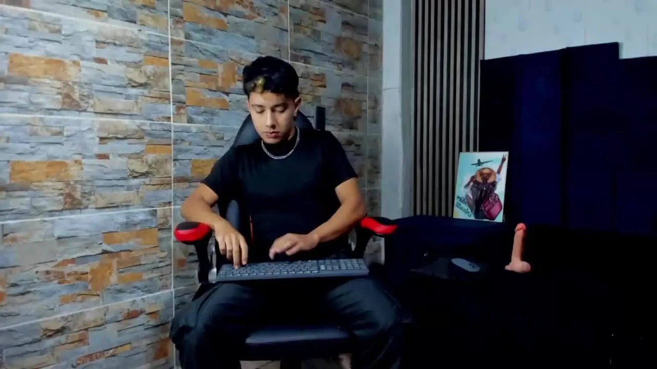 Streamray maxwilliams is Freechat maxwilliams — Freechat on Streamray