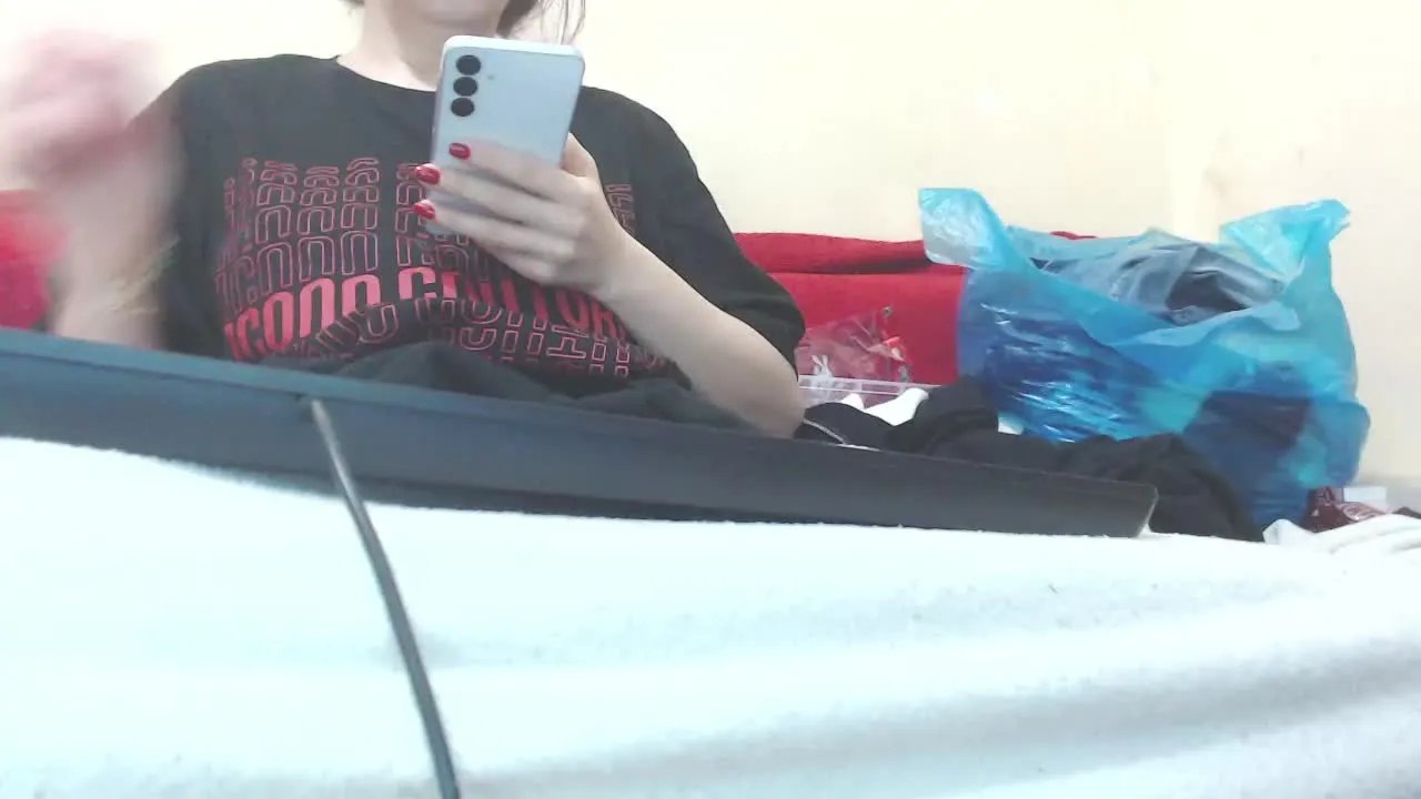 Offline RafaBBGirl on Streamray