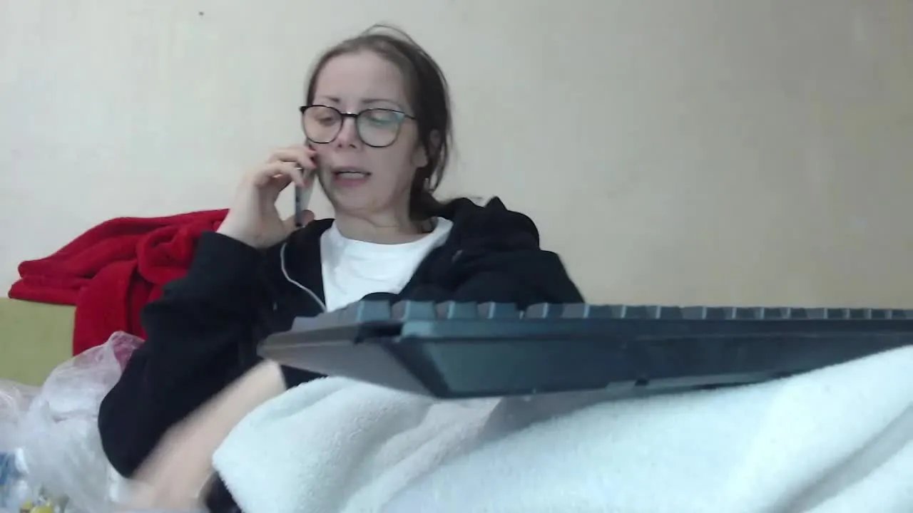 Offline RafaBBGirl on Streamray