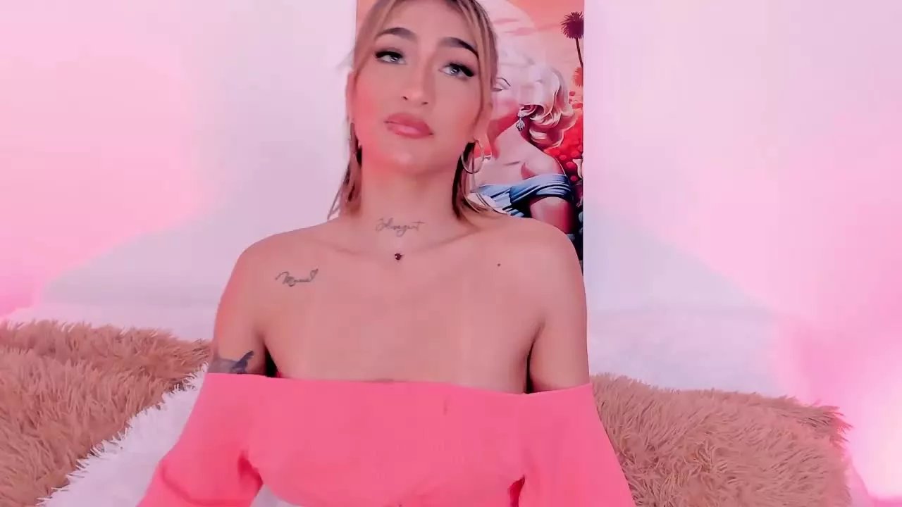 Offline RoseeMonrooe on Streamray