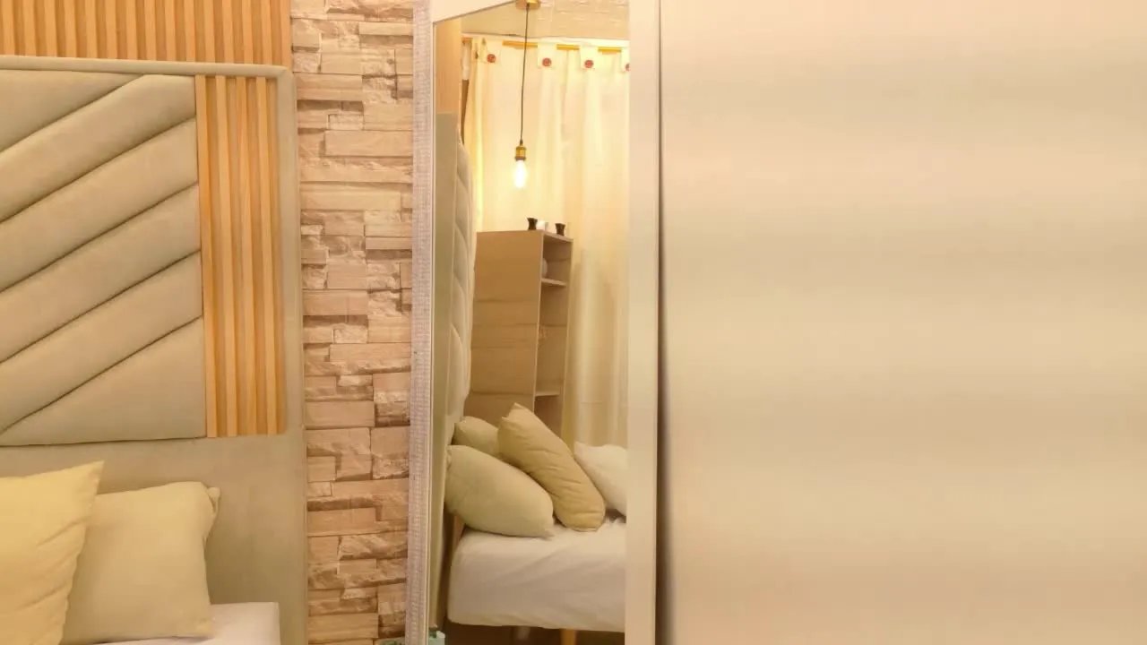 Freechat ThaliaGlow on Streamray