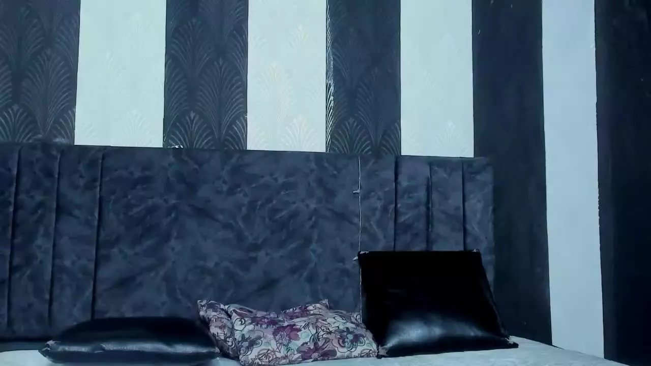 Offline VictoriaSpenser on Streamray