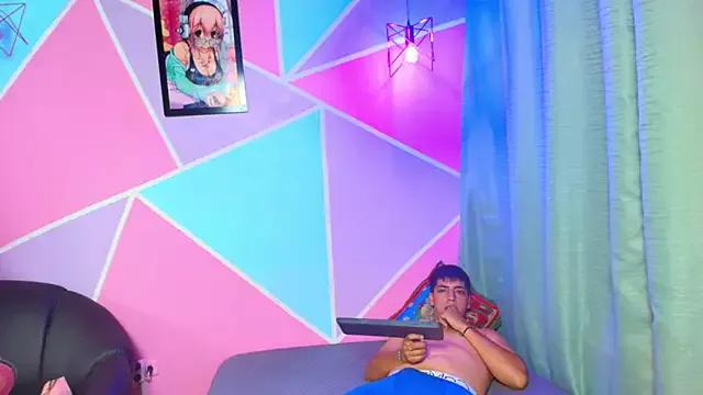 Freechat aaron_antonella_mds on StripChat