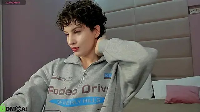 Freechat Adeline_Perle on StripChat