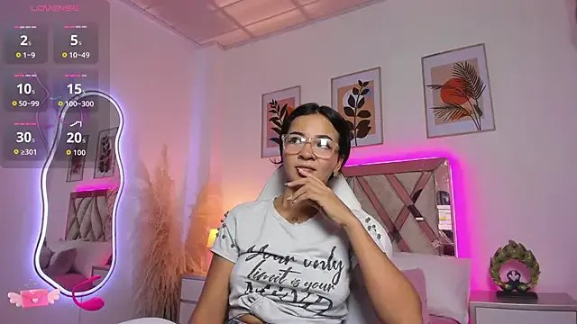 Freechat akira_09_ on StripChat