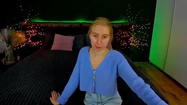 Freechat Alina_Blonde on StripChat