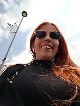 Alis_xxx — wet my pussy show pussy