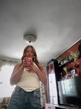 AlisaWhite on StripChat