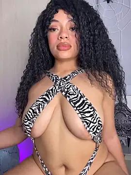 StripChat Alyssa_Houston is Freechat Alyssa_Houston — oil on my sexy body