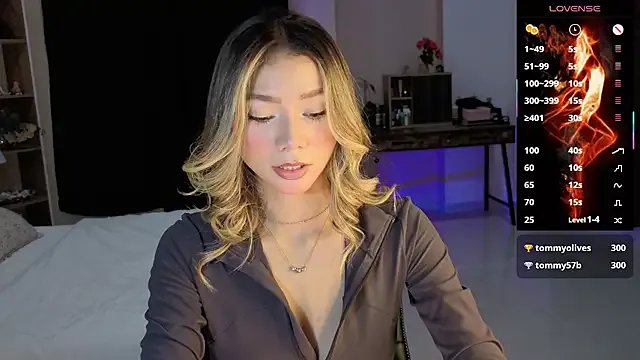 Freechat AmelieAxie on StripChat