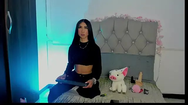 Freechat antonieta23 on StripChat