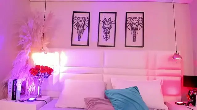 Freechat Ari_lynn_ on StripChat