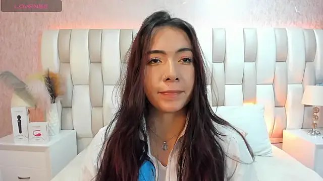 Freechat Ari_lynn_ on StripChat